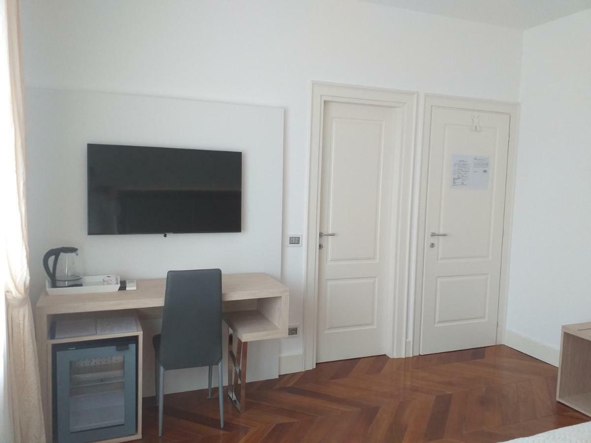 Champagne Rooms Sirmione Exterior photo